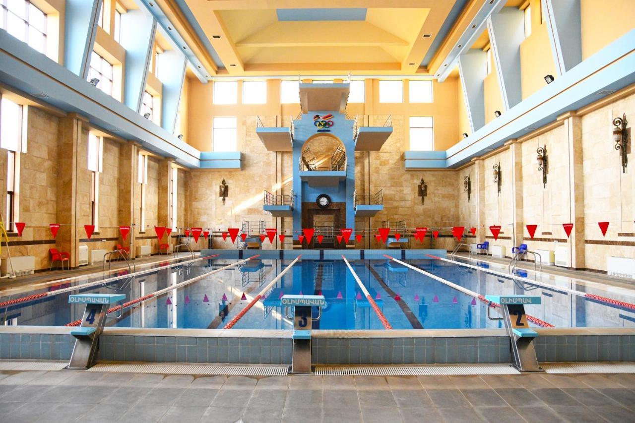 Olympavan Hotel Jerevan Exteriör bild