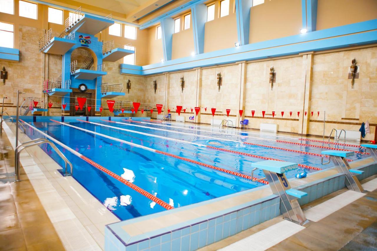 Olympavan Hotel Jerevan Exteriör bild