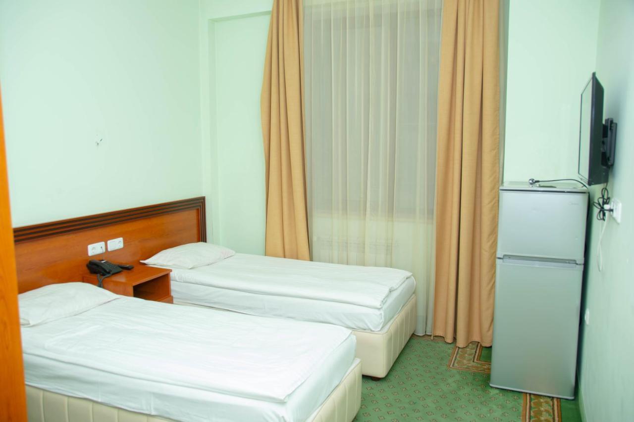 Olympavan Hotel Jerevan Exteriör bild