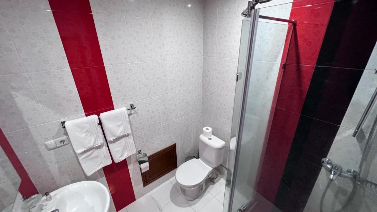 Olympavan Hotel Jerevan Exteriör bild