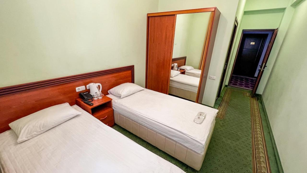 Olympavan Hotel Jerevan Exteriör bild