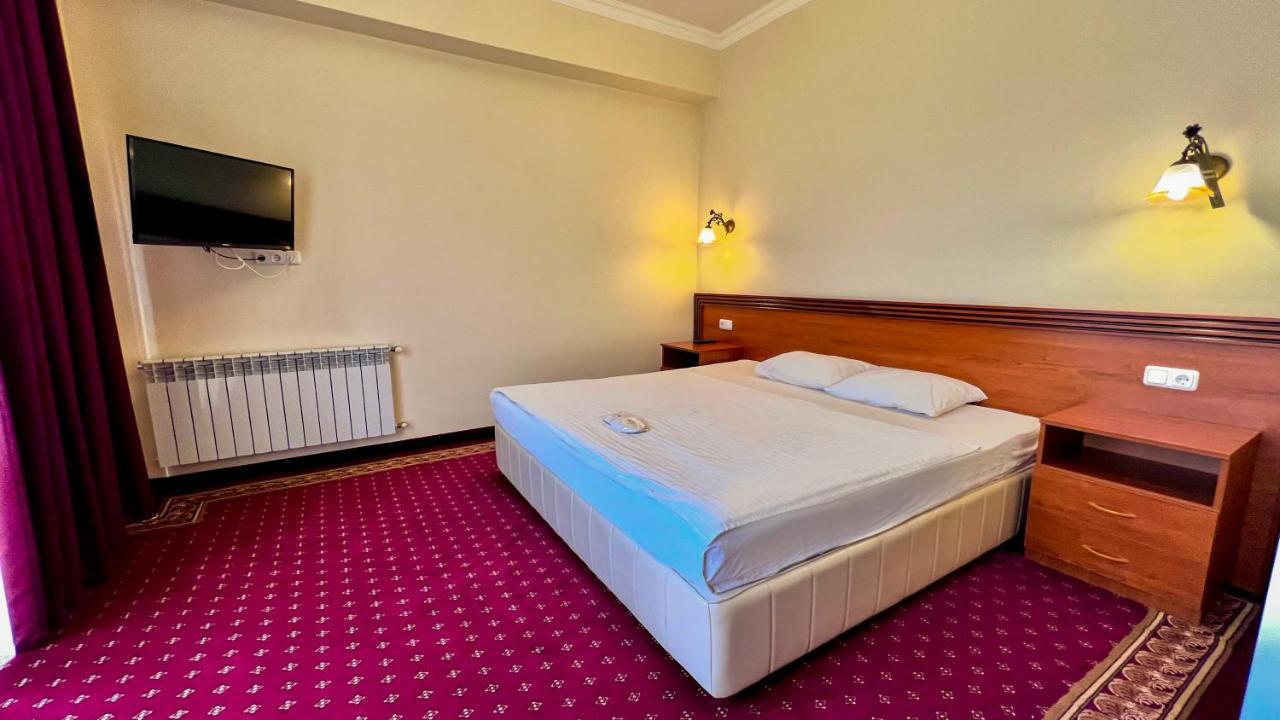 Olympavan Hotel Jerevan Exteriör bild